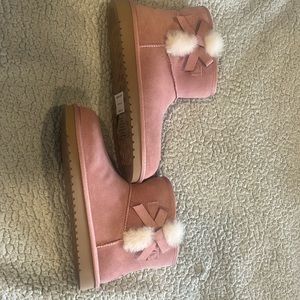 Light Pink Koolaburra Women’s Uggs